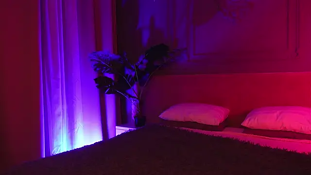 Snapshot of Liv_Fay chatting on 11.26.25 Liv Fay online show from 11.26.25