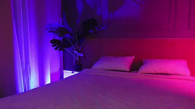 Snapshot of Liv_Fay chatting on 11.28.25 Liv Fay online show from 11.28.25