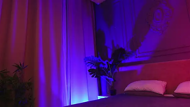 Snapshot of Liv_Fay chatting on 12.16.25 Liv Fay online show from 12.16.25