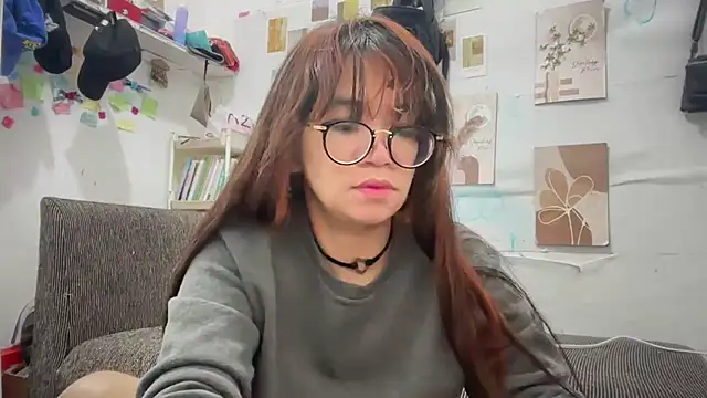 Snapshot of Pinkyrose111 chatting on 12.21.25 Pinkyrose111 online show from 12.21.25