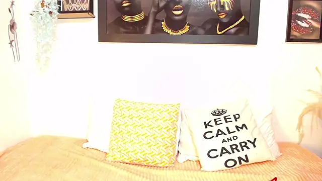 Snapshot of NahomyAndrews chatting on 09.20.25 NahomyAndrews online show from 09.20.25