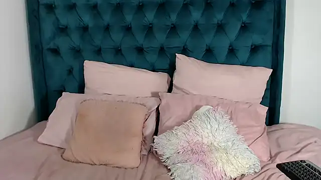 1Blackertheberry1 online show from 02.09.25