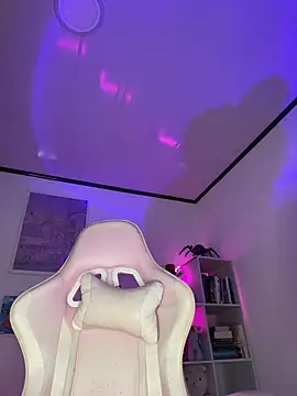 Tsuki-moon online show from 11.23.25