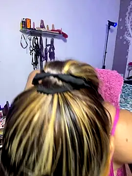 Snapshot of saray_gomez22 chatting on 10.18.25 saray gomez22 online show from 10.18.25