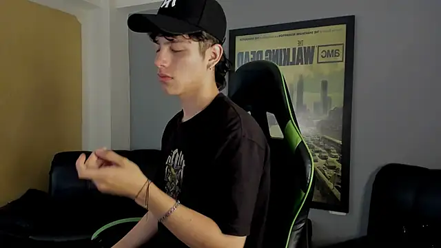 Snapshot of bravoboreal chatting on 12.04.24 bravoboreal online show from 12.04.24