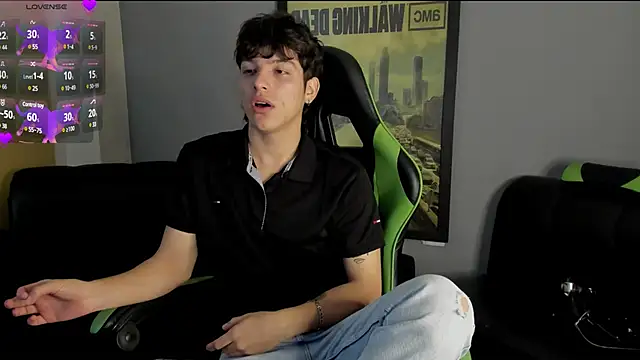 Snapshot of bravoboreal chatting on 12.16.24 bravoboreal online show from 12.16.24