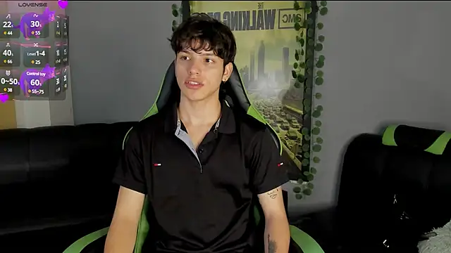 Snapshot of bravoboreal chatting on 12.23.24 bravoboreal online show from 12.23.24