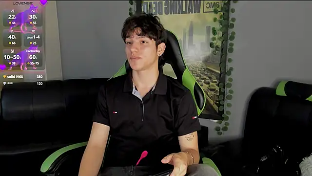 Snapshot of bravoboreal chatting on 12.23.24 bravoboreal online show from 12.23.24