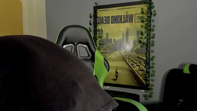 Snapshot of bravoboreal chatting on 12.24.24 bravoboreal online show from 12.24.24