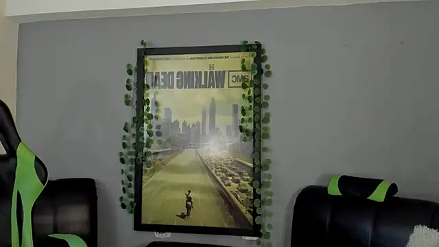 Snapshot of bravoboreal chatting on 12.24.24 bravoboreal online show from 12.24.24