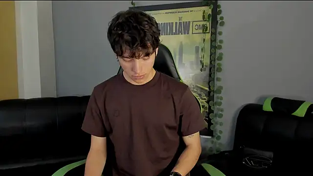 Snapshot of bravoboreal chatting on 12.26.24 bravoboreal online show from 12.26.24