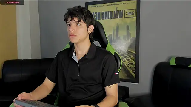 Snapshot of bravoboreal chatting on 12.31.24 bravoboreal online show from 12.31.24