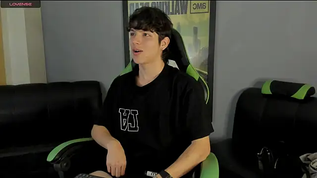 Snapshot of bravoboreal chatting on 01.02.25 bravoboreal online show from 01.02.25