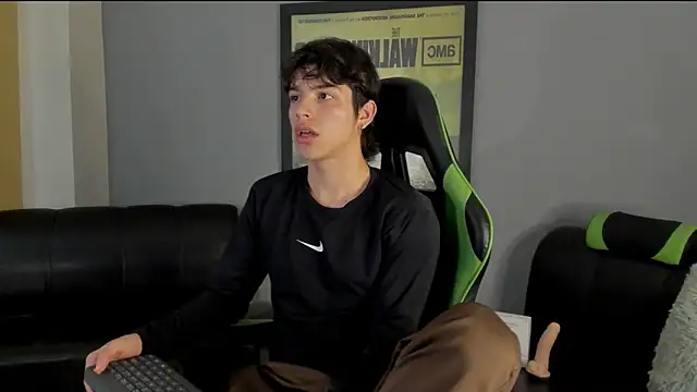 Snapshot of bravoboreal chatting on 01.14.25 bravoboreal online show from 01.14.25