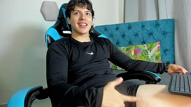 Snapshot of bravoboreal chatting on 09.12.25 bravoboreal online show from 09.12.25