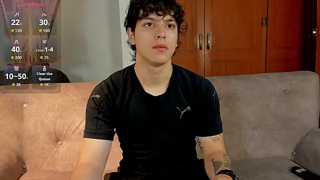 Snapshot of bravoboreal chatting on 10.07.25 bravoboreal online show from 10.07.25