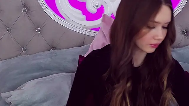 Snapshot of KateVon chatting on 02.24.25 KateVon online show from 02.24.25