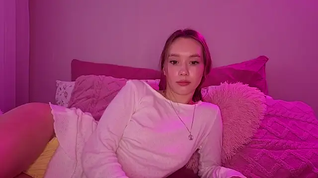 Snapshot of KateVon chatting on 10.02.25 KateVon online show from 10.02.25