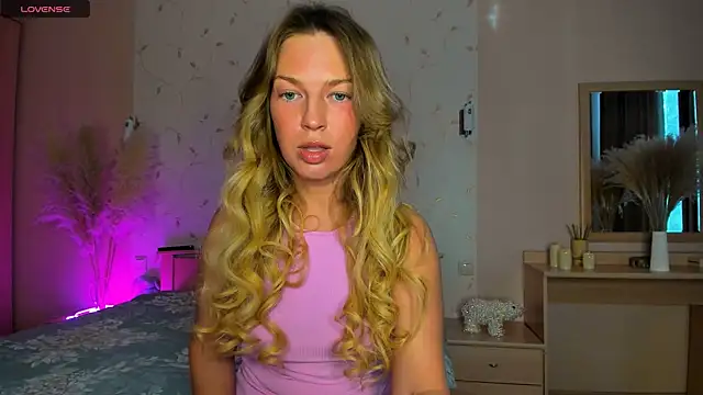 Snapshot of Jeanne_Williams chatting on 02.04.25 Jeanne Williams online show from 02.04.25