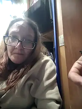 ILUV2TUCHMYKITTY online show from 10.14.25