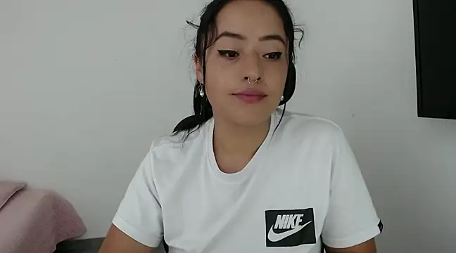 jjulietha95 online show from 12.18.24