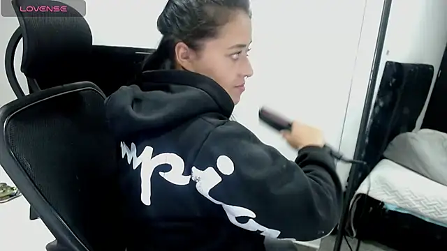 jjulietha95 online show from 10.08.25