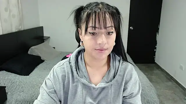 jjulietha95 online show from 03.19.26