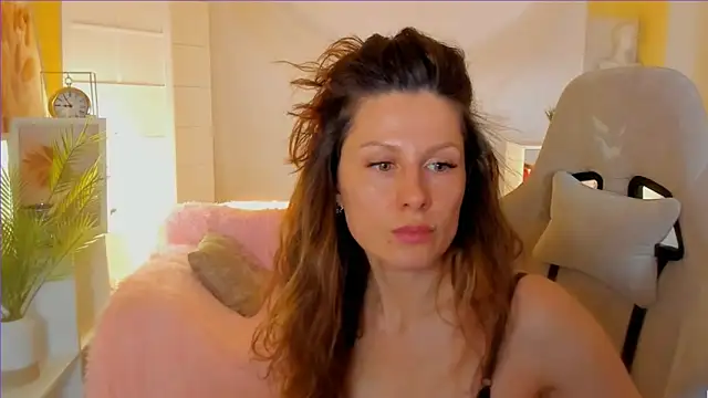 Snapshot of April_o_Nill chatting on 02.09.25 April o Nill online show from 02.09.25