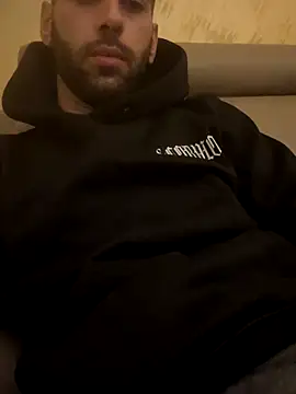 Snapshot of Enzoblood1 chatting on 01.08.26 Enzoblood1 online show from 01.08.26