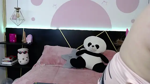 DanniAbbey online show from 02.20.26