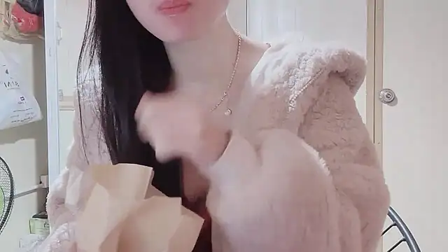 Snapshot of LinhChi_9x chatting on 11.20.25 LinhChi 9x online show from 11.20.25