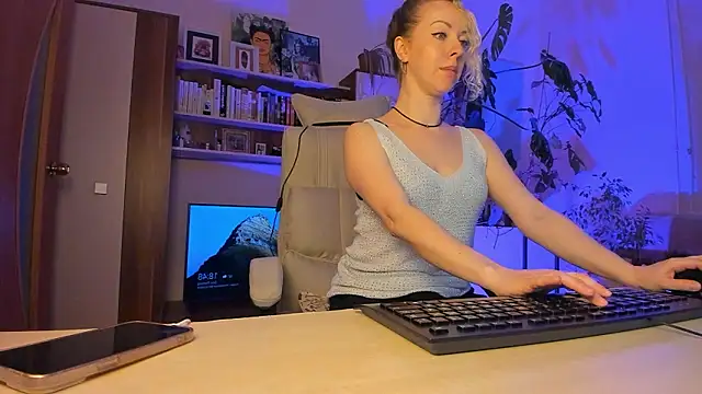 LylithSkye online show from 03.28.26