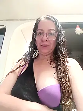 Snapshot of miss_hanna07 chatting on 04.15.26 miss hanna07 online show from 04.15.26