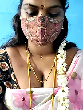 Snapshot of mayaa2u chatting on 07.15.26 mayaa2u online show from 07.15.26