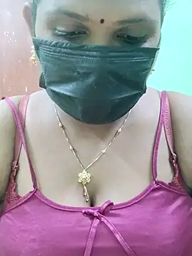 Snapshot of malliga98 chatting on 10.26.25 malliga98 online show from 10.26.25