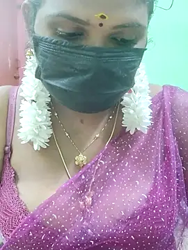 Snapshot of malliga98 chatting on 10.28.25 malliga98 online show from 10.28.25