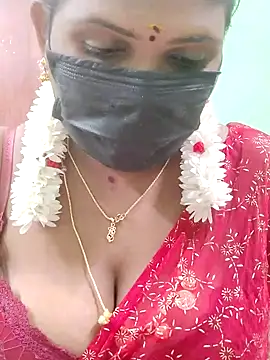 Snapshot of malliga98 chatting on 11.08.25 malliga98 online show from 11.08.25