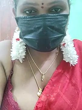 Snapshot of malliga98 chatting on 11.13.25 malliga98 online show from 11.13.25