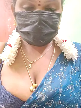 Snapshot of malliga98 chatting on 11.14.25 malliga98 online show from 11.14.25