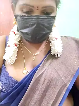 Snapshot of malliga98 chatting on 11.15.25 malliga98 online show from 11.15.25