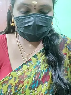 Snapshot of malliga98 chatting on 11.20.25 malliga98 online show from 11.20.25