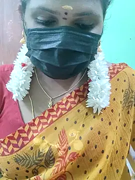 Snapshot of malliga98 chatting on 11.21.25 malliga98 online show from 11.21.25