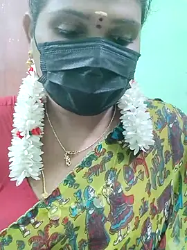 Snapshot of malliga98 chatting on 11.26.25 malliga98 online show from 11.26.25