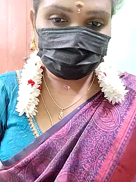 Snapshot of malliga98 chatting on 11.30.25 malliga98 online show from 11.30.25