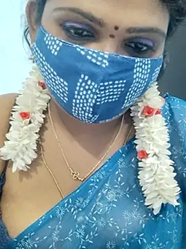 Snapshot of malliga98 chatting on 12.14.25 malliga98 online show from 12.14.25