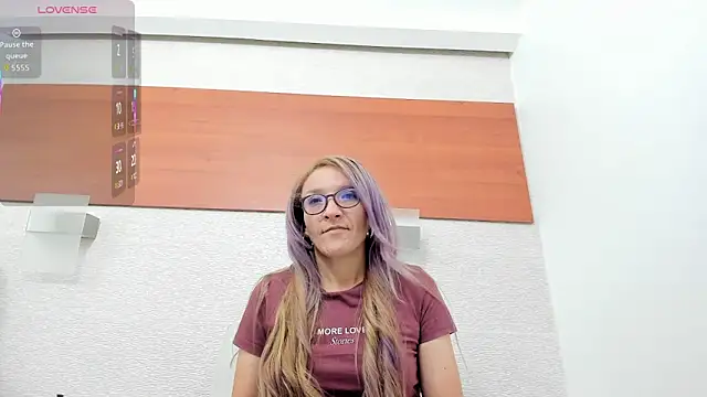 Snapshot of maddy_cartter chatting on 04.22.26 maddy cartter online show from 04.22.26