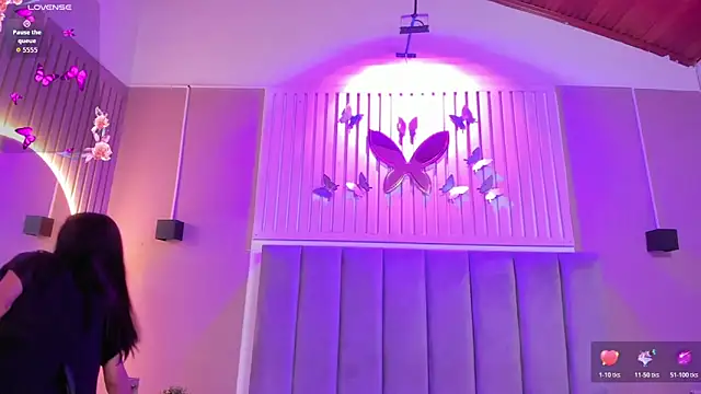 Snapshot of diosa_cristal chatting on 11.25.25 diosa cristal online show from 11.25.25