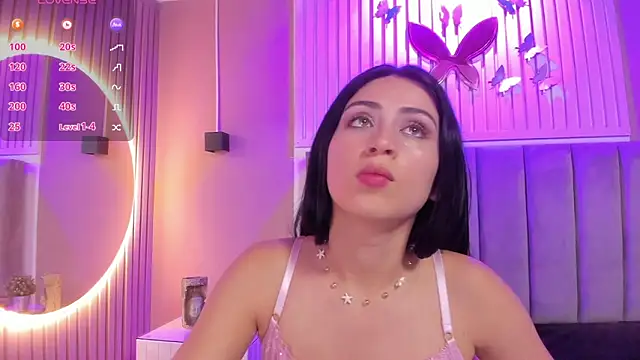 Snapshot of diosa_cristal chatting on 11.26.25 diosa cristal online show from 11.26.25