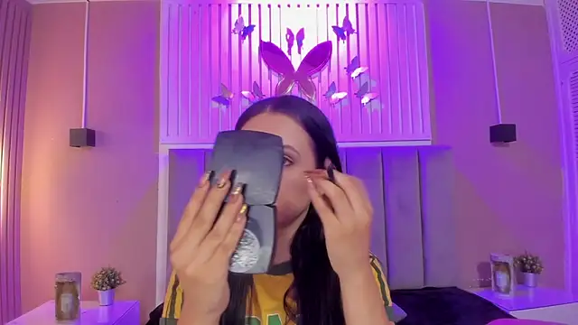 Snapshot of diosa_cristal chatting on 12.04.25 diosa cristal online show from 12.04.25