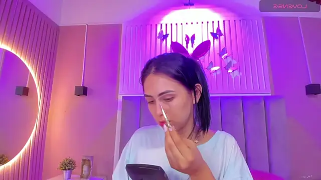 Snapshot of diosa_cristal chatting on 12.16.25 diosa cristal online show from 12.16.25